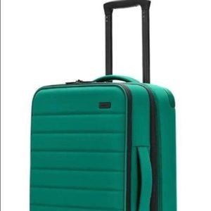 NWT Away Expandable Carry-on in Sea Green